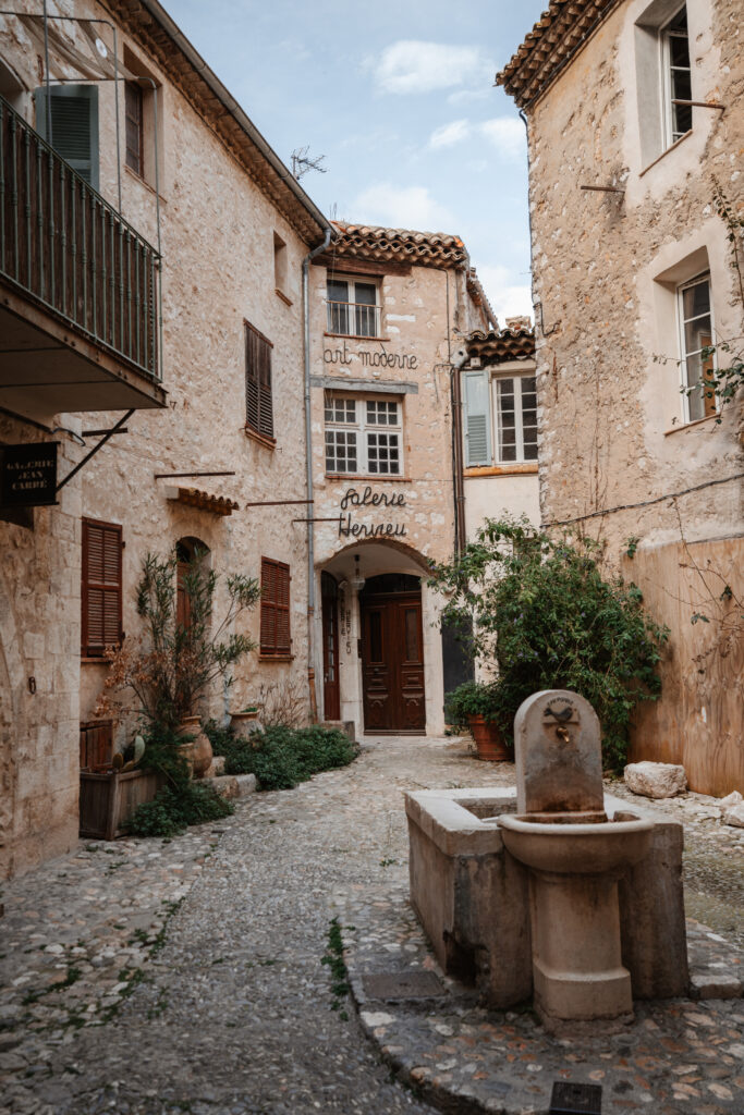 Charming square of Saint-Paul-de-Vence, the perfect day trip destination from Nice