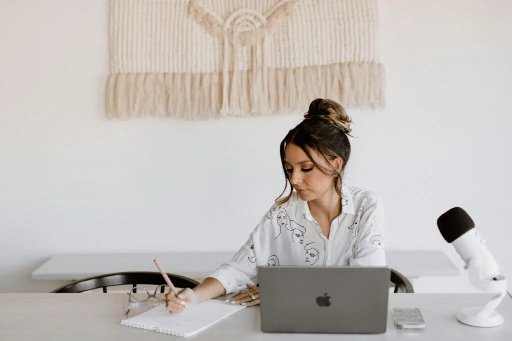 8 Creator Economy statistics you need to know in 2025